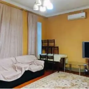 2-комн. квартира, 2 этаж, 50м², Исмоили Сомонӣ