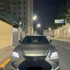 Lexus ES series, 2019