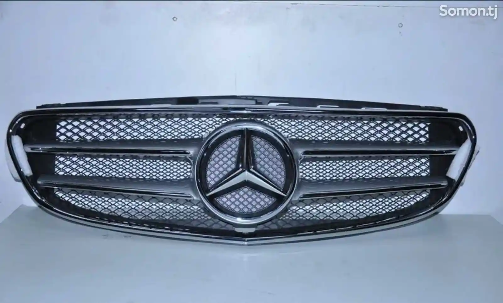 Решётка радиатора на Mercedes Benz-6