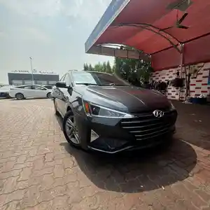 Hyundai Elantra, 2020