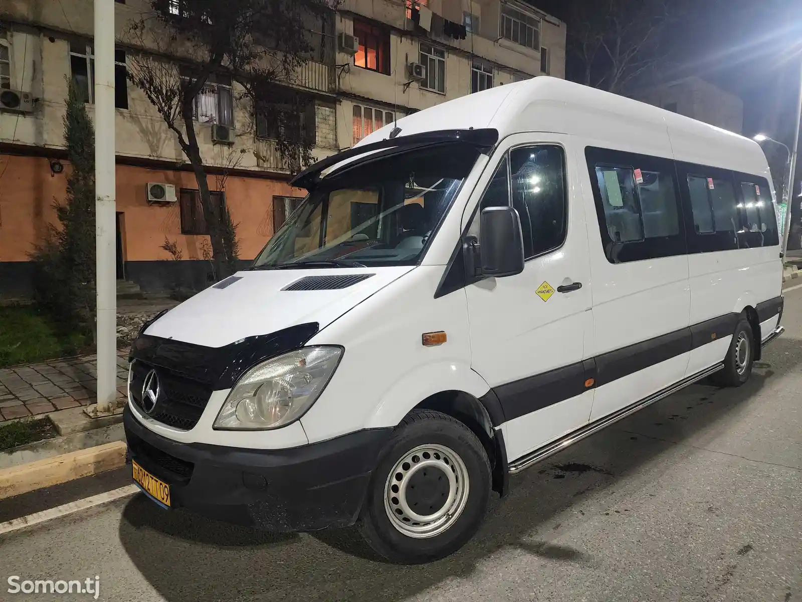 Микроавтобус Mercedes-Sprinter-1