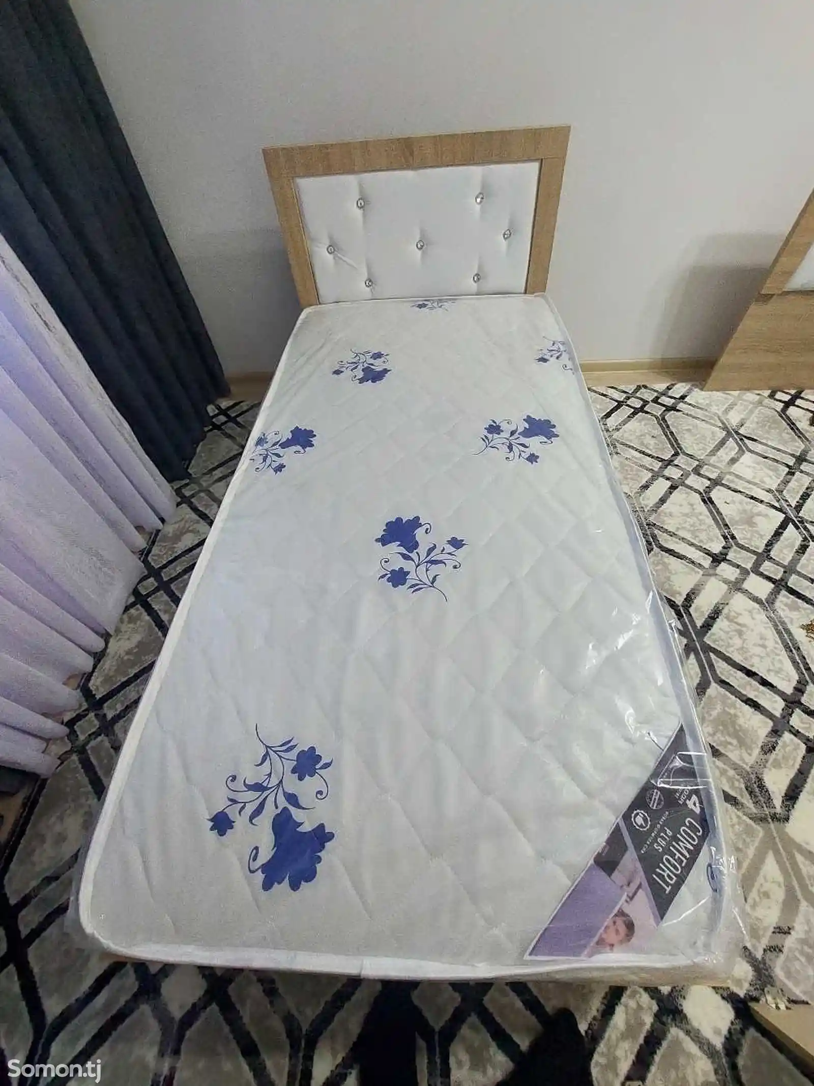 Кровать с матрасом-11