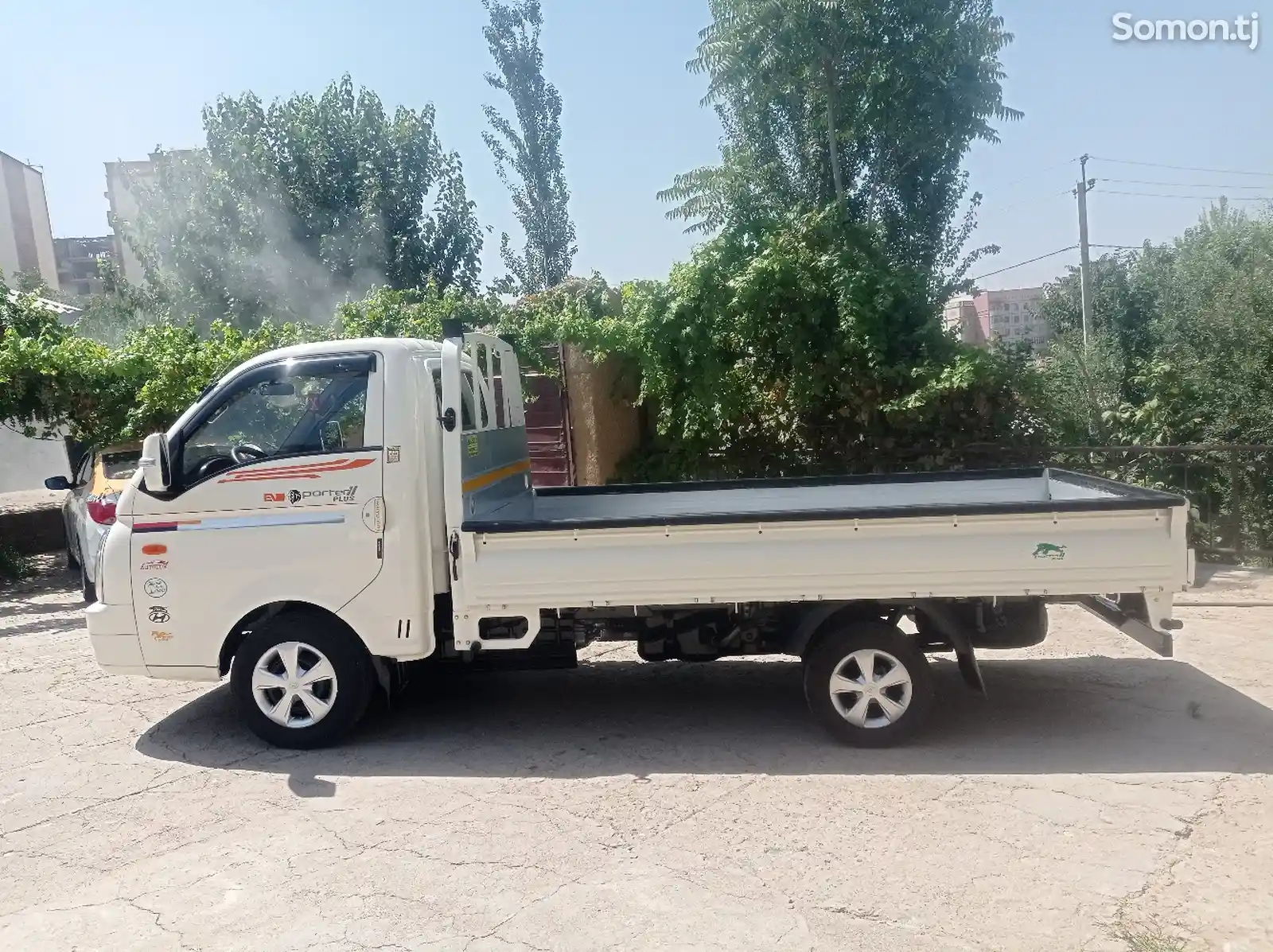 Бортовой автомобиль Hyundai Porter-4