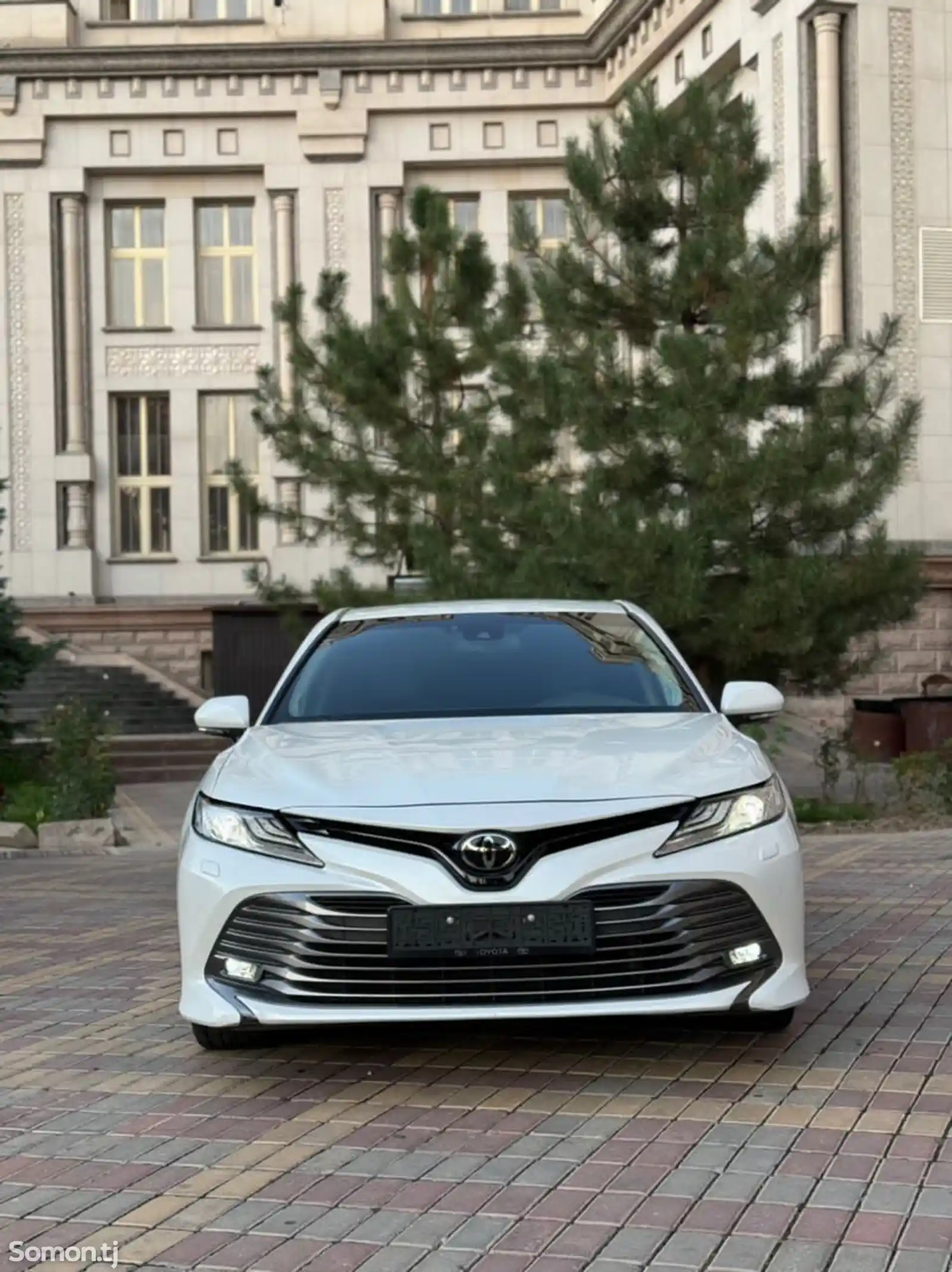 Toyota Camry, 2020-3