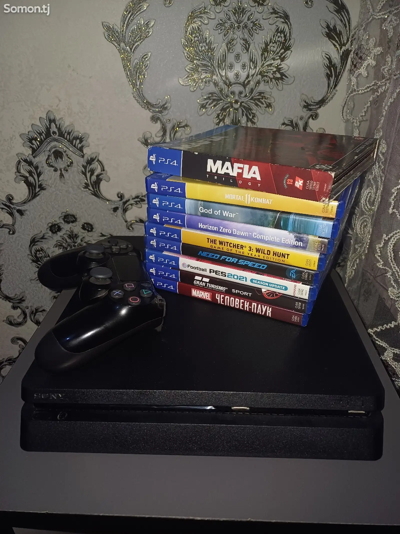 Игровая приставка Ps4 slim