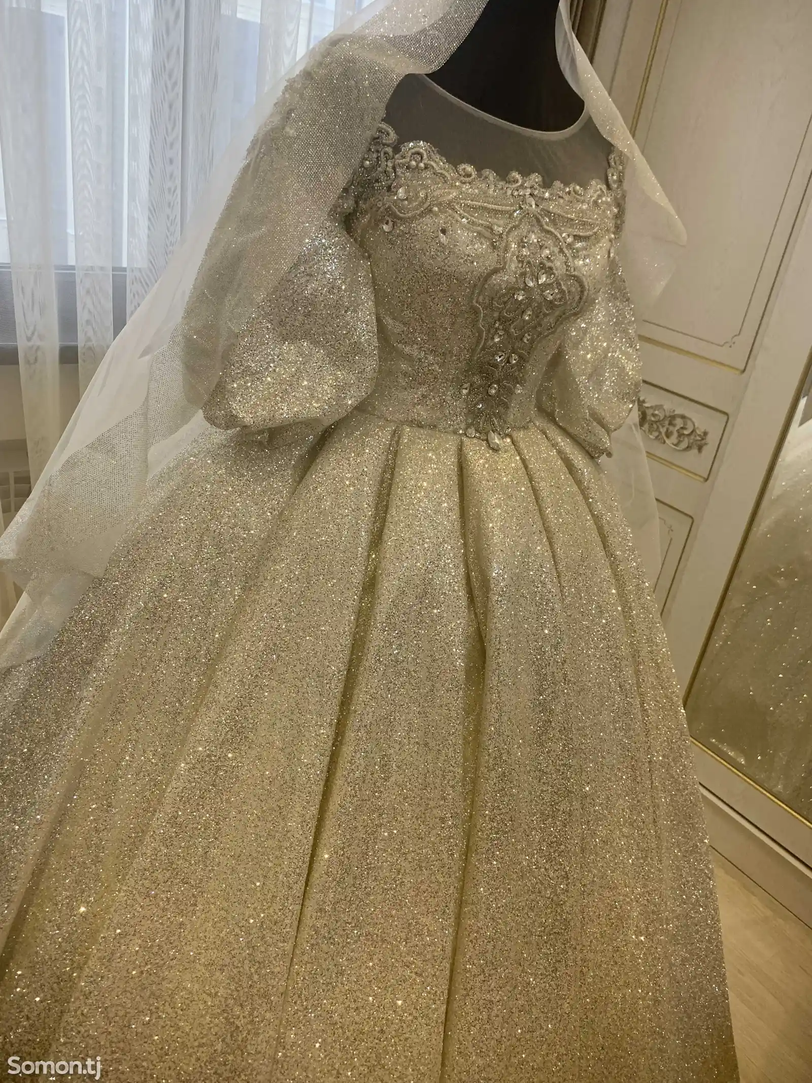 Золотистое свадебное платье-2