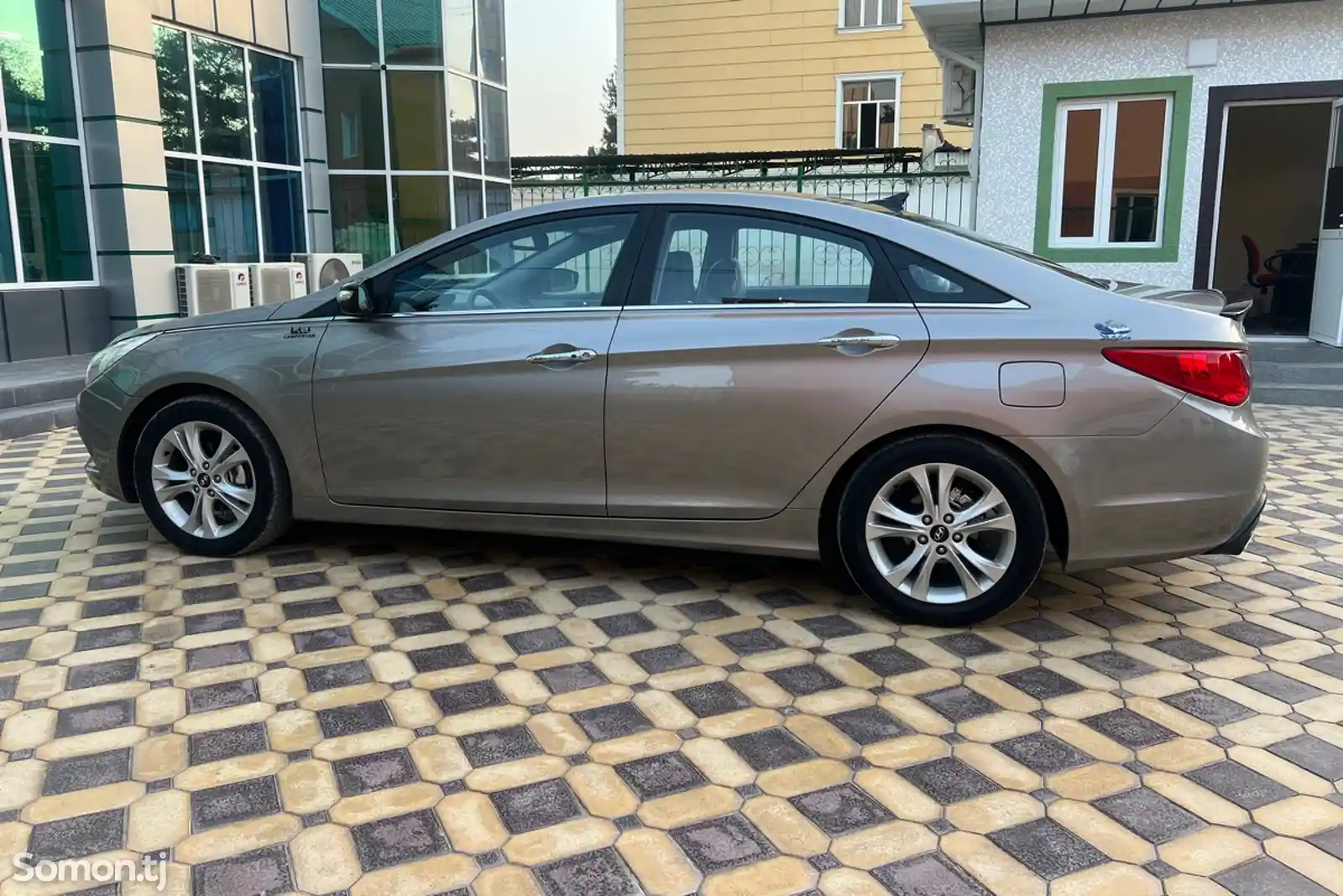 Hyundai Sonata, 2010-5