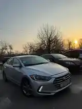 Hyundai Elantra, 2017-3