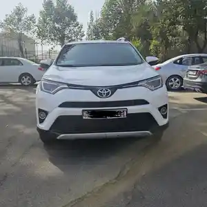 Toyota RAV 4, 2016