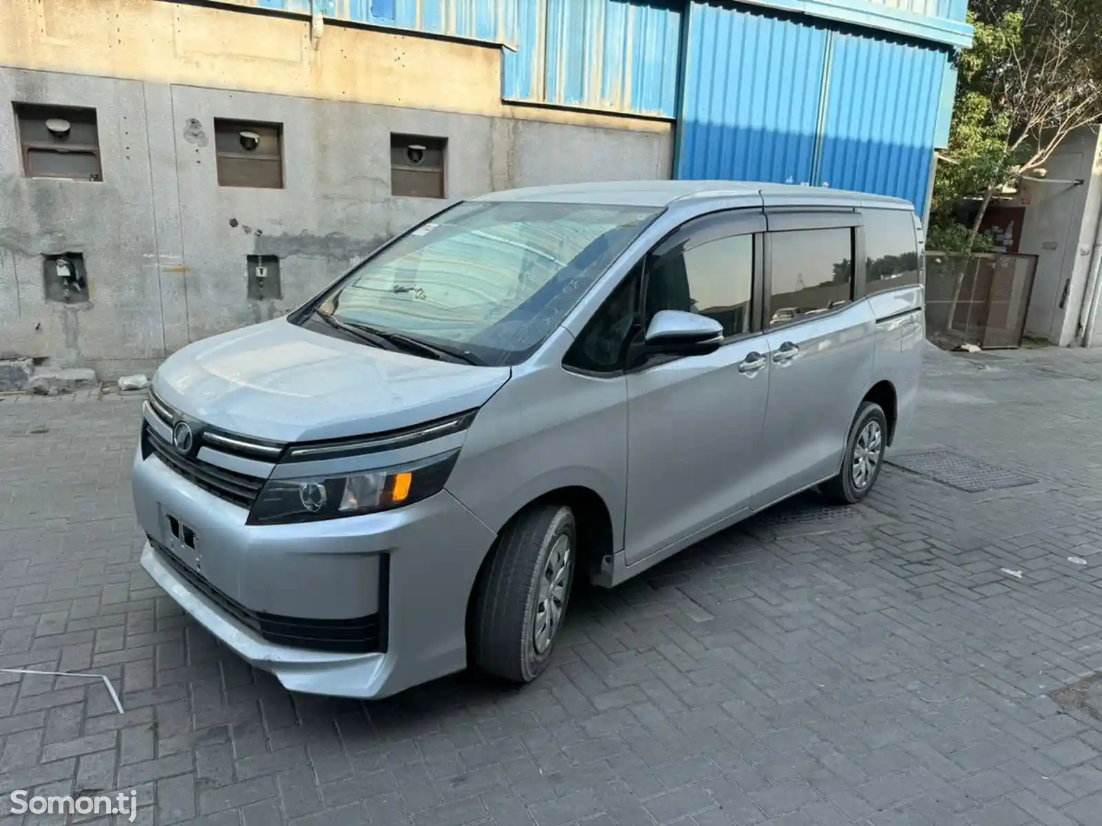 Toyota Voxy, 2014-8