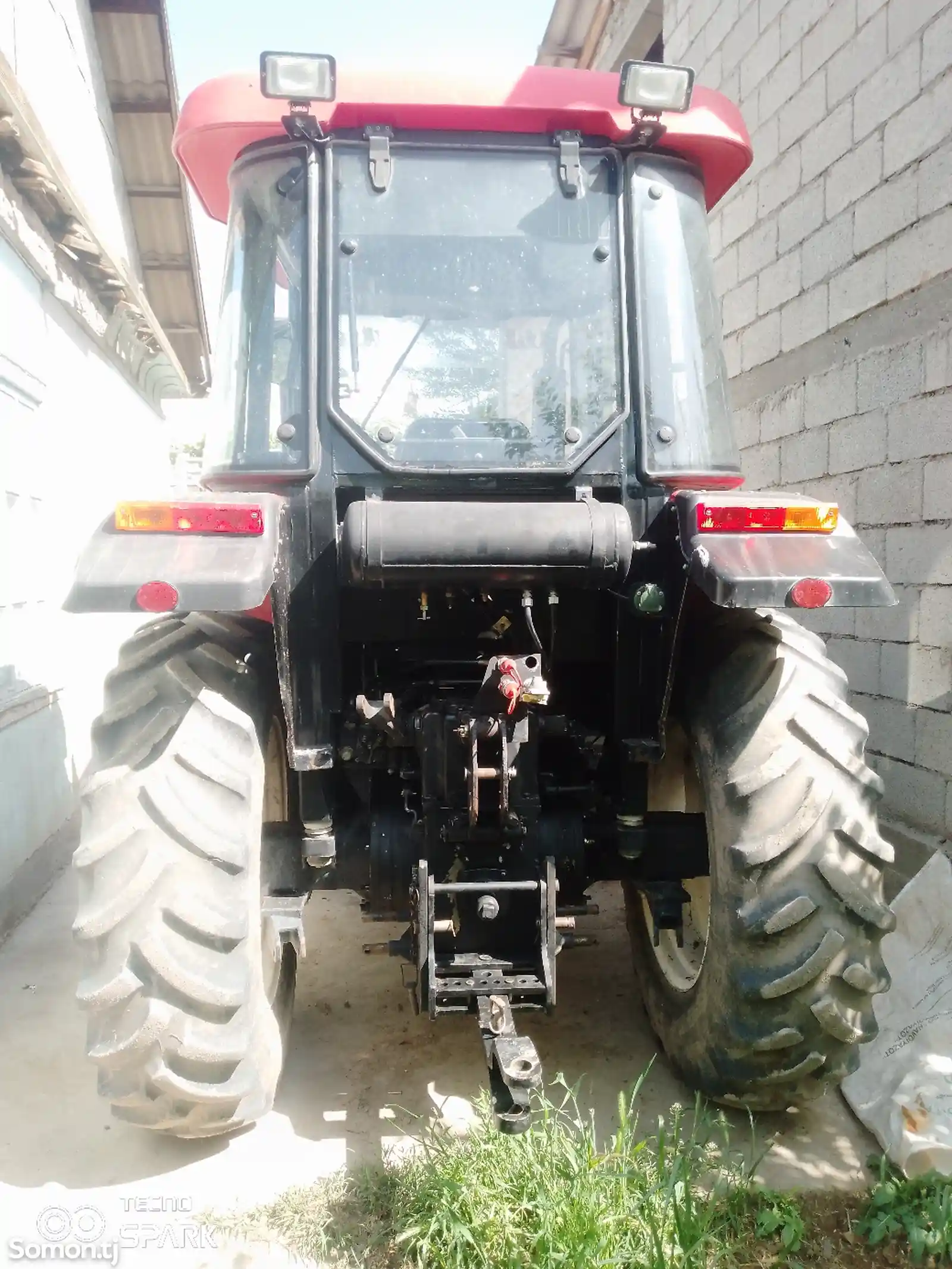 трактор YTA654-3