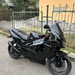 Мотоцикл Yamaha yzf 1000