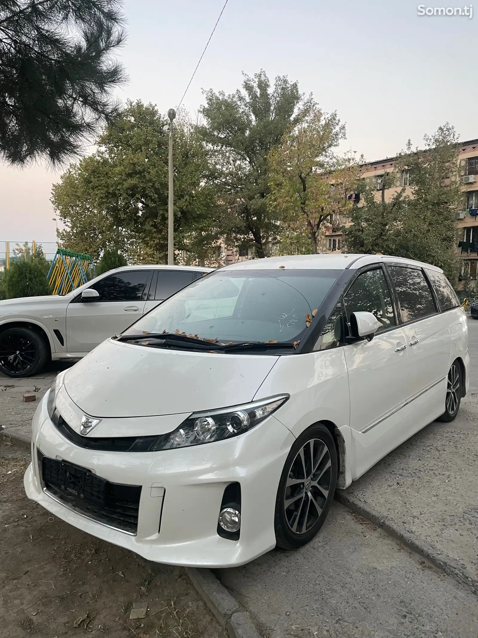 Toyota Estima, 2015-1