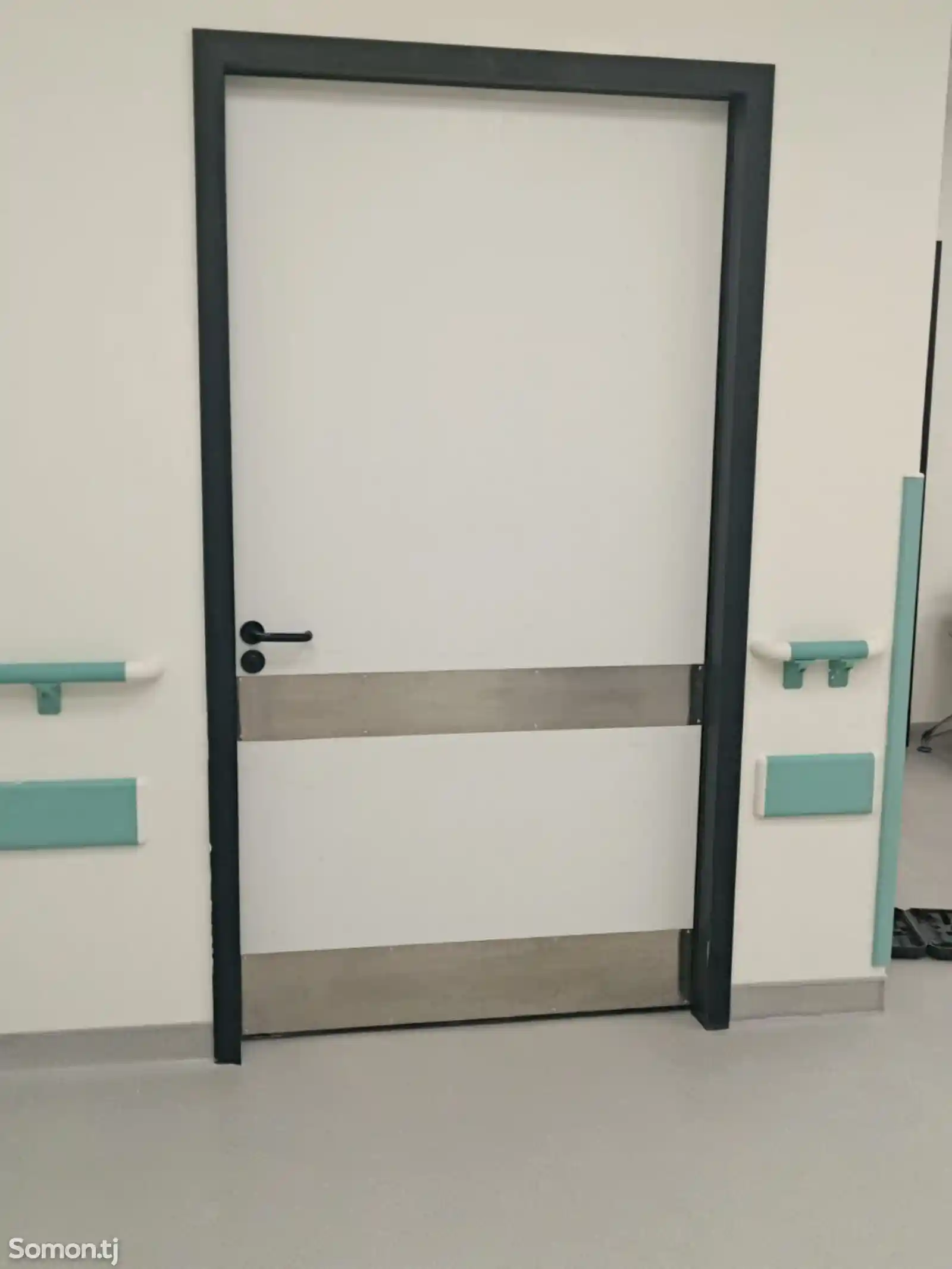 Медицинские двери из HPL на заказ-1