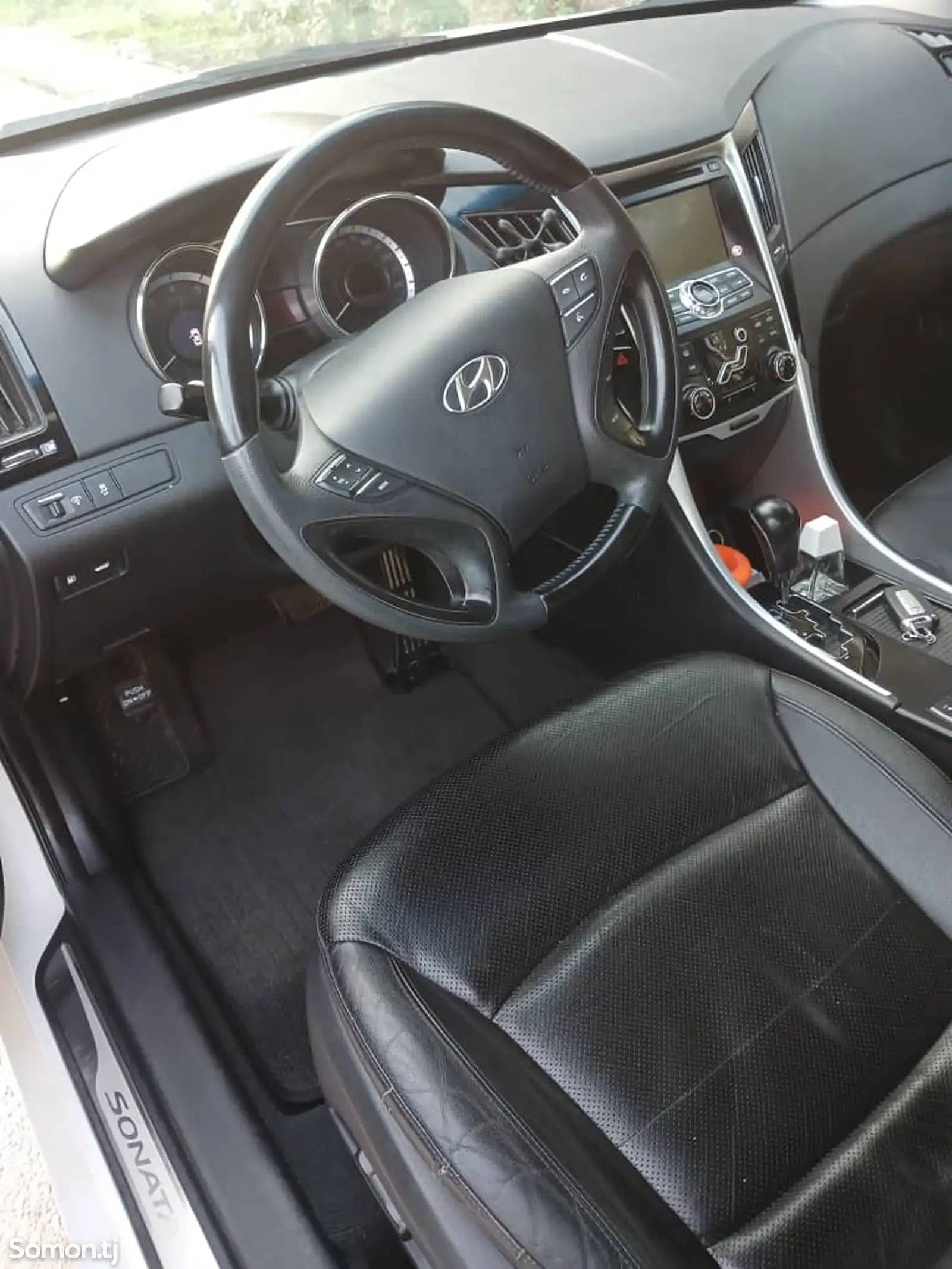 Hyundai Sonata, 2010-4