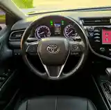 Toyota Camry, 2019-11