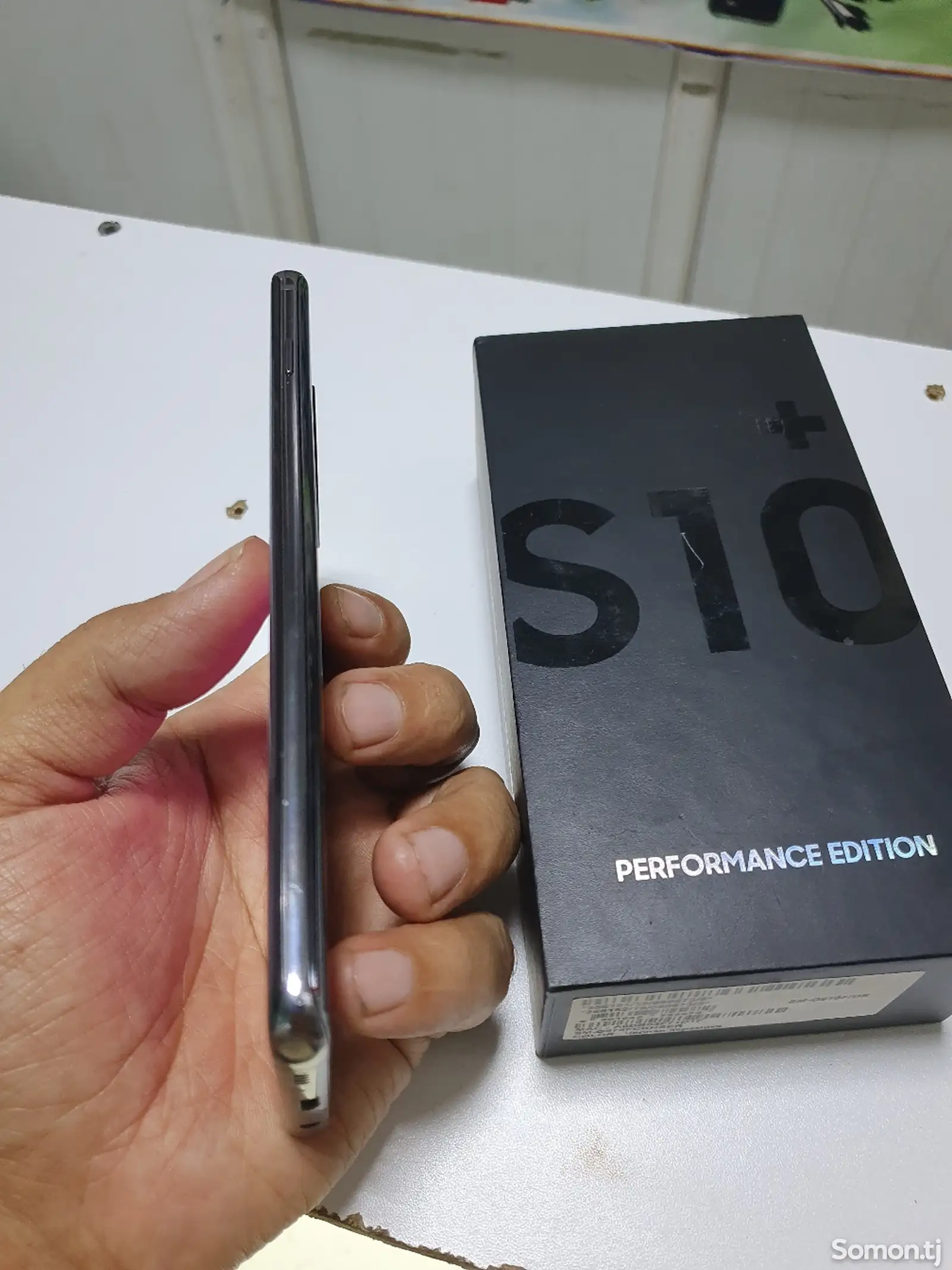 Samsung Galaxy S10 +-4