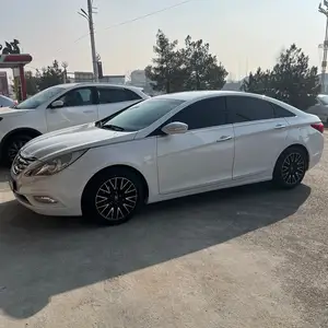 Hyundai Sonata, 2010