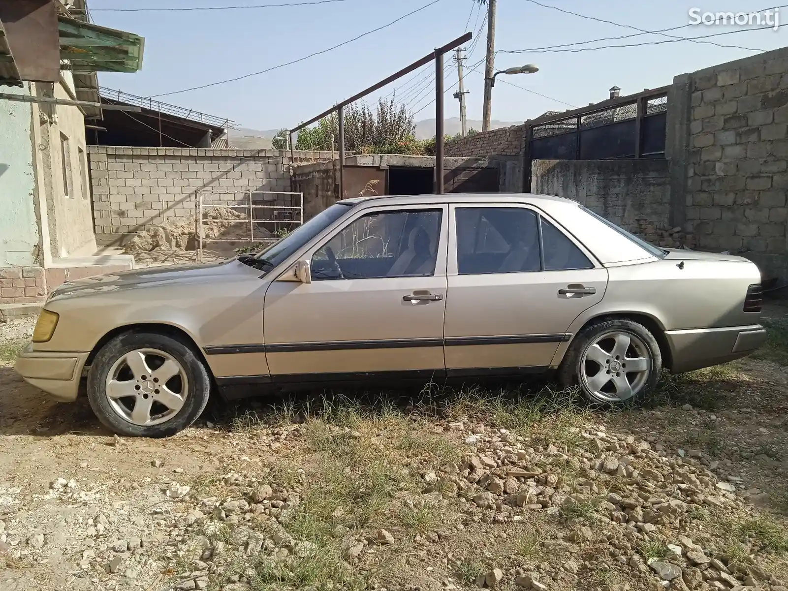 Mercedes-Benz W124, 1988-1