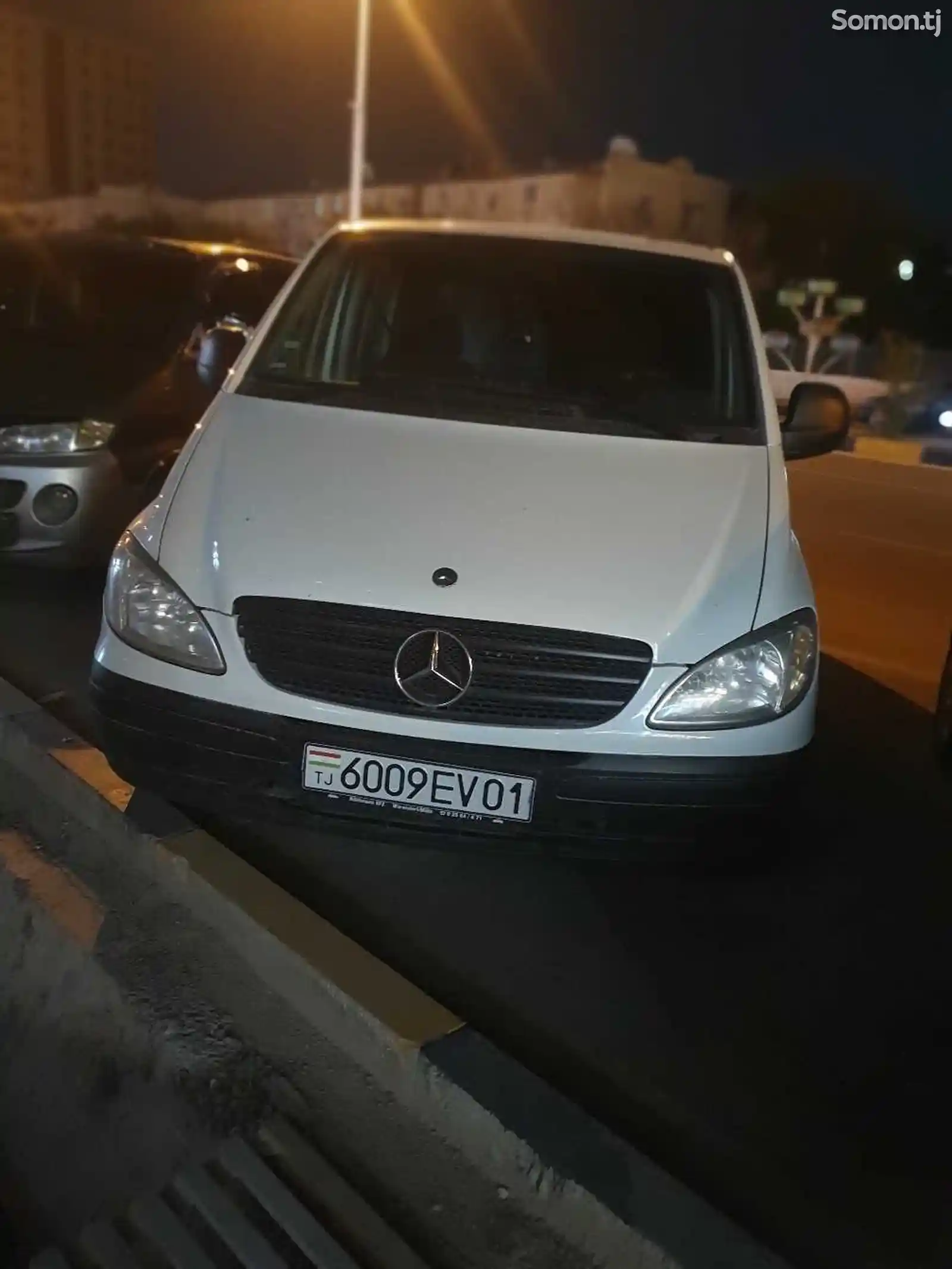 Фургон Mercedes-Benz Vito-1