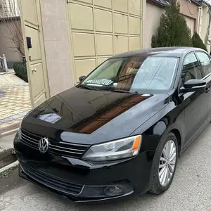 Volkswagen Jetta, 2011