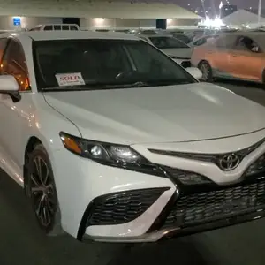 Toyota Camry, 2020