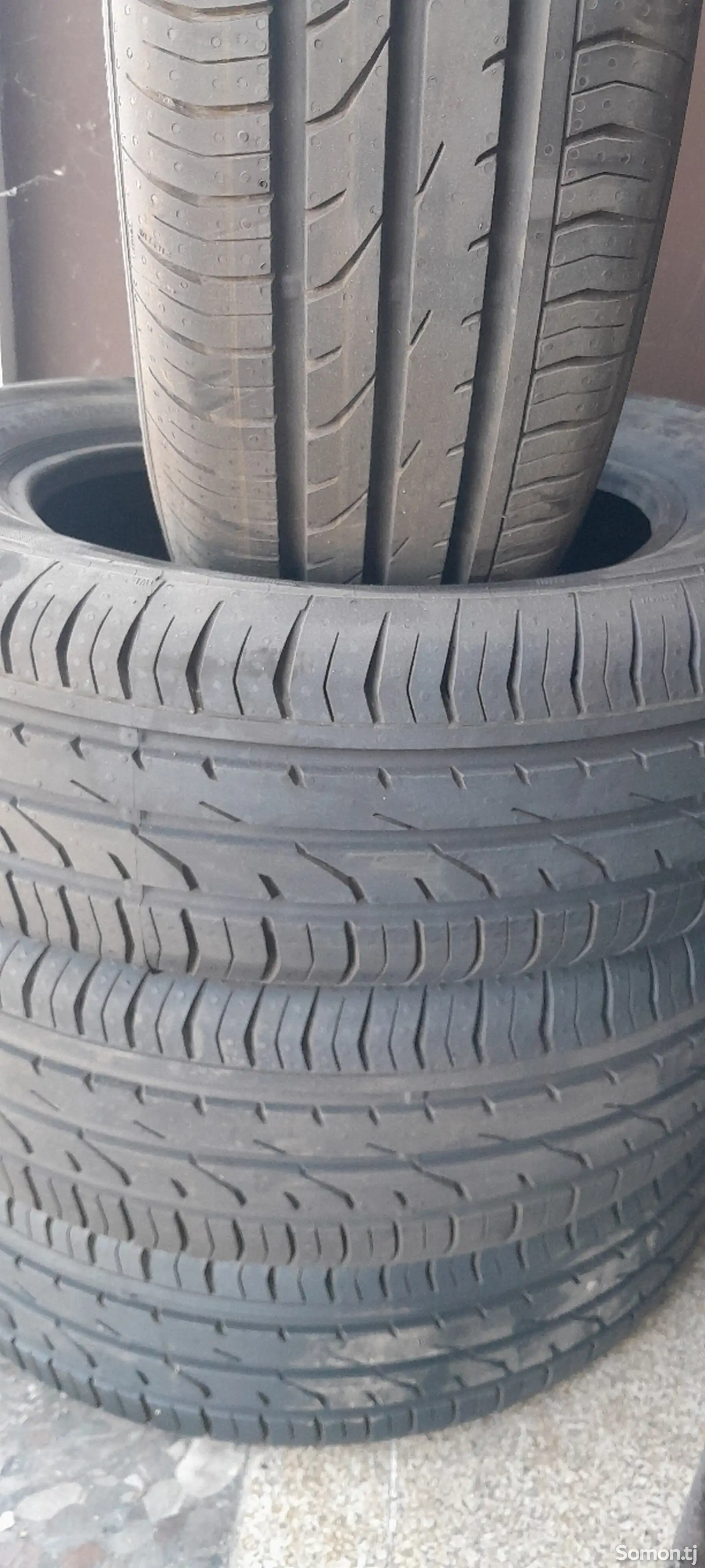 Покрышки 195/65 R15 Continental-1