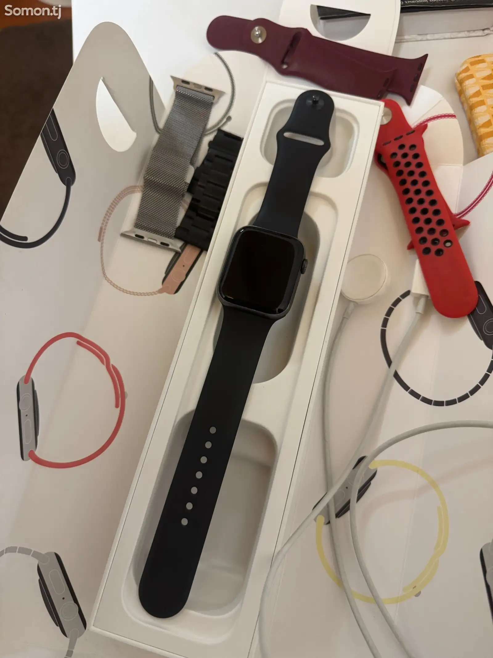 Смарт часы Apple Watch Series 5 44mm-1