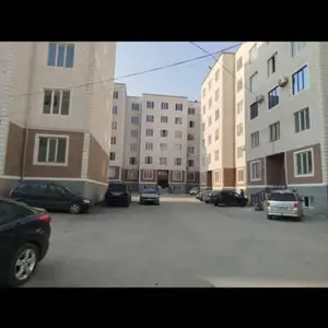 3-комн. квартира, Цокольный этаж, 73 м², 8 мкр