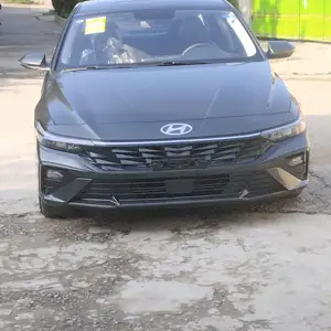 Hyundai Elantra, 2024