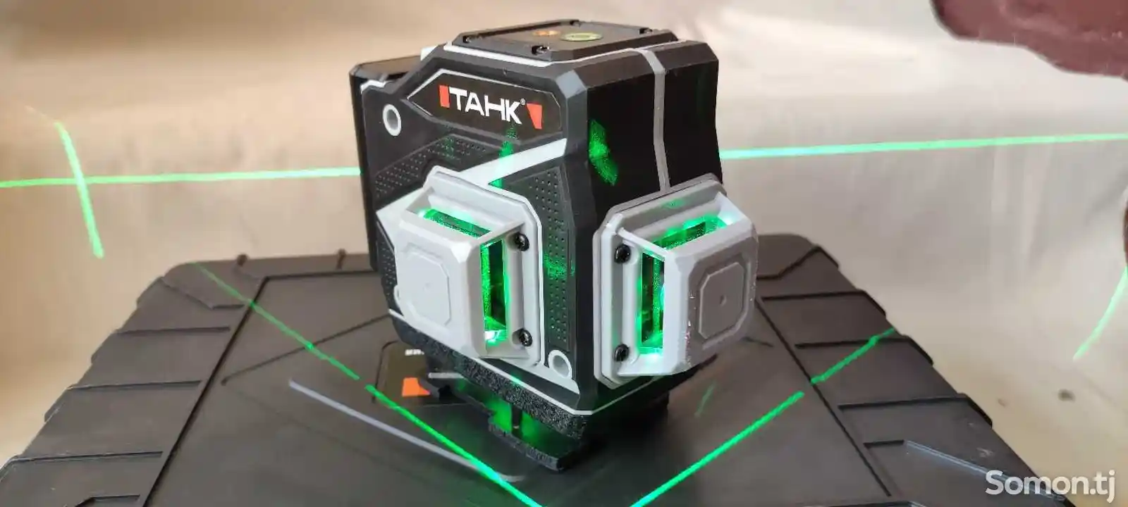 Лазерный уровень Танк-1