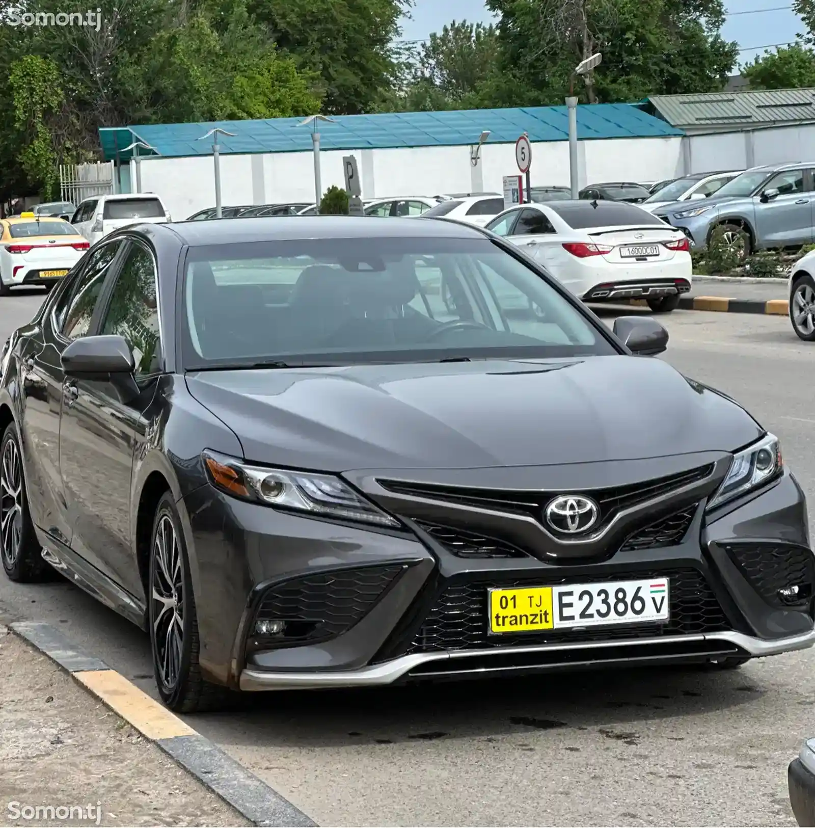 Toyota Camry, 2020-1