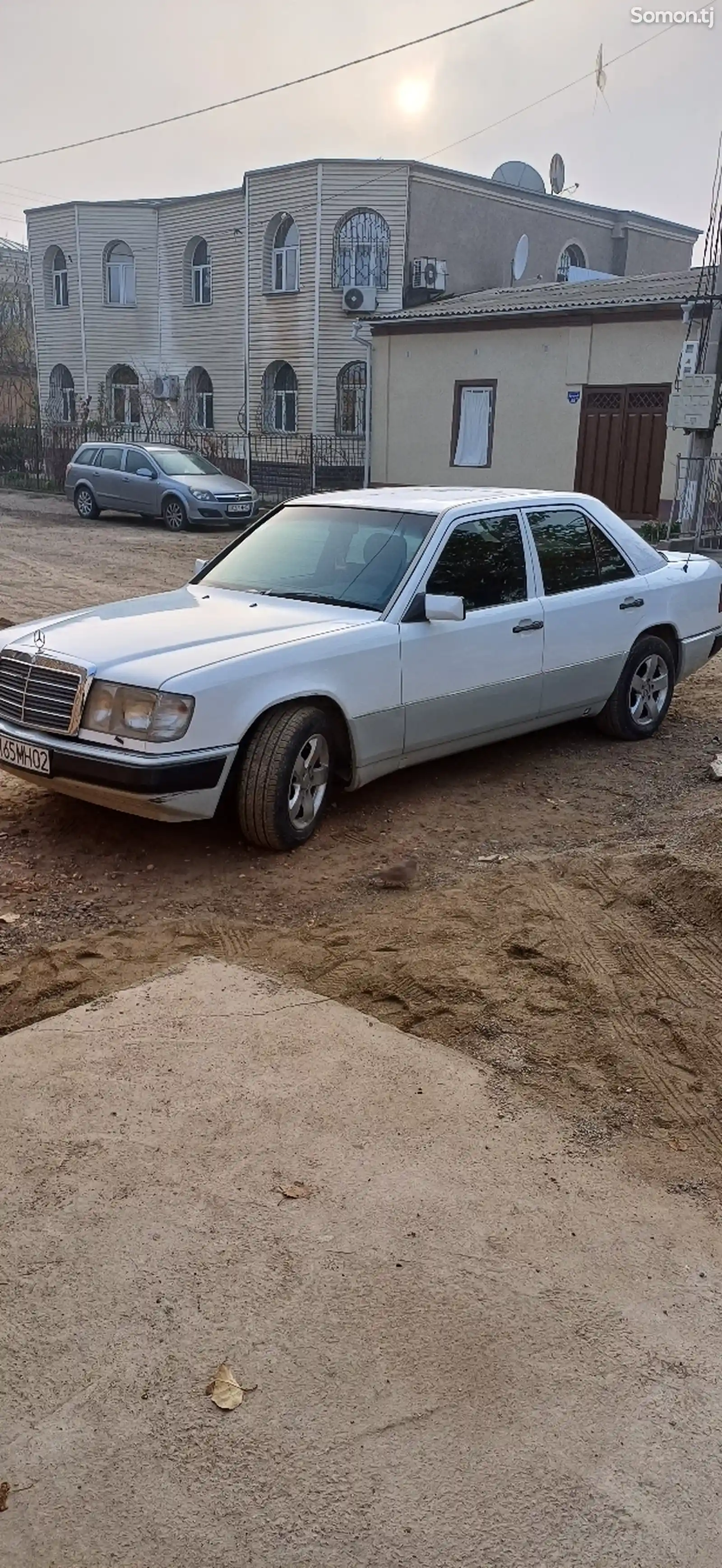 Mercedes-Benz W124, 1988-1