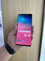 Samsung Galaxy S10 Plus-3