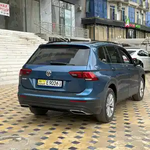 Volkswagen Tiguan, 2020