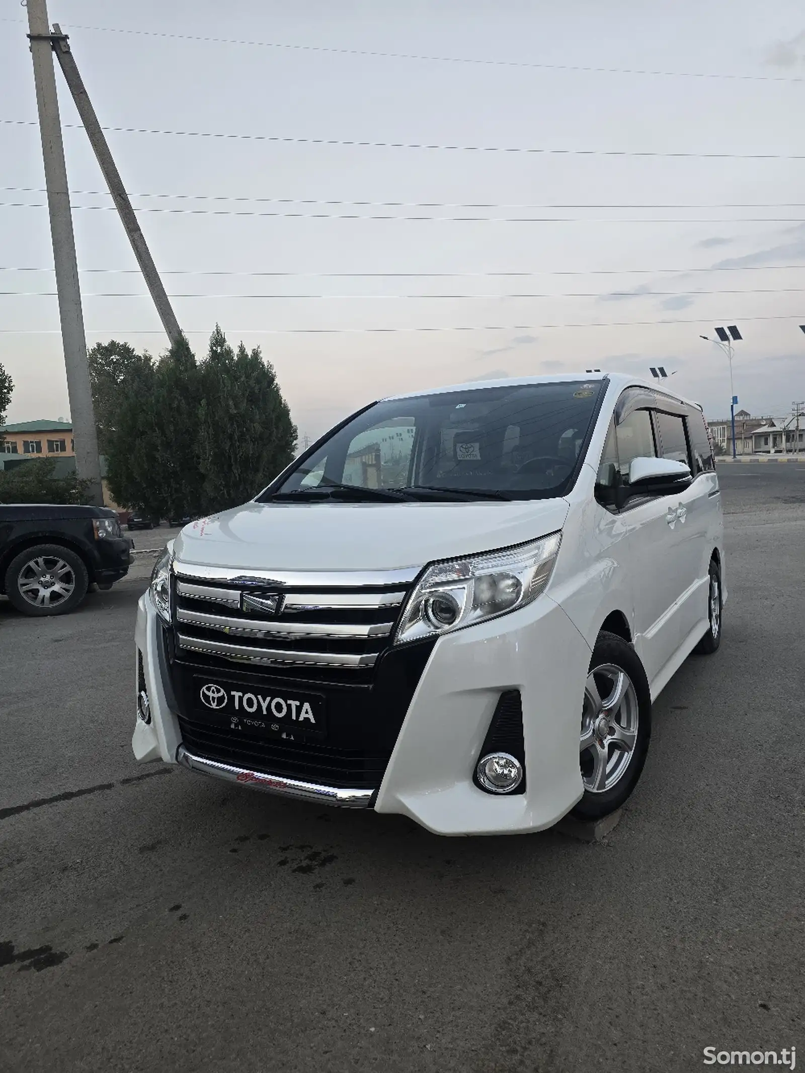 Toyota Voxy, 2014-1