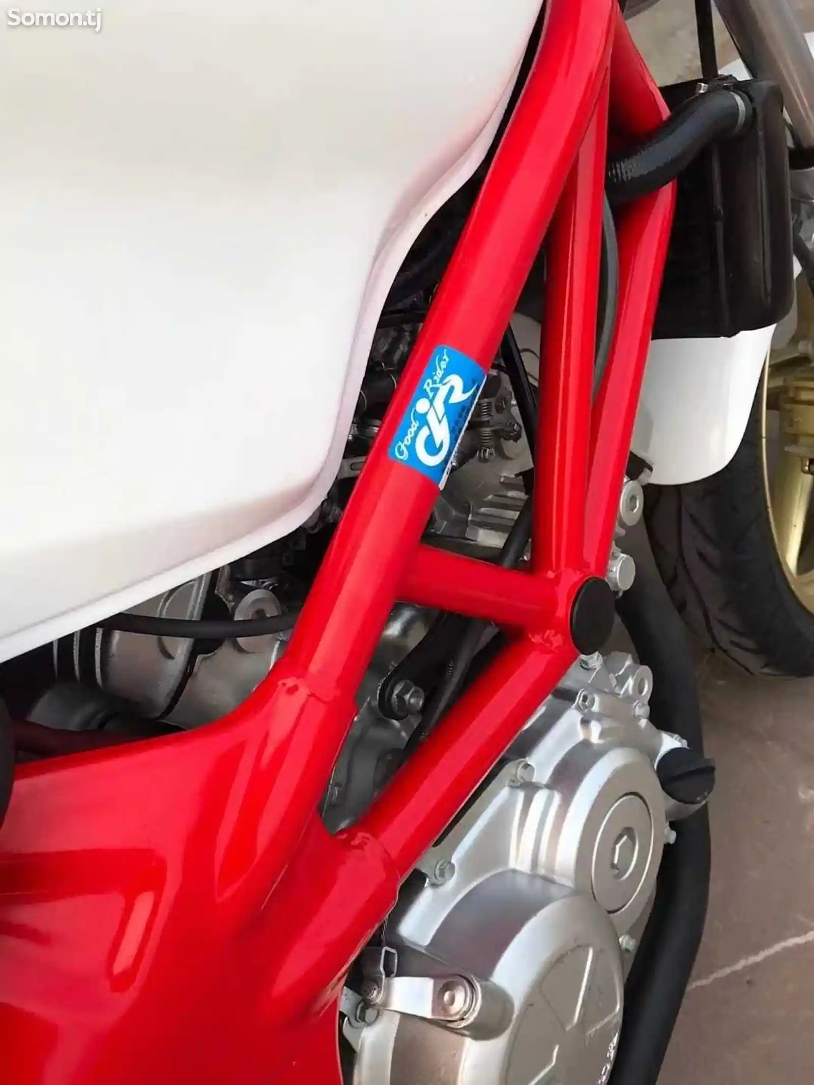 Мотоцикл Honda VTR-250cc на заказ-8