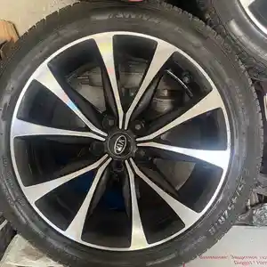 Диск с покрышкой 235/45 R18