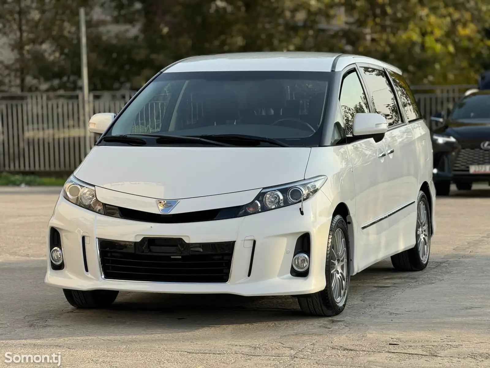 Toyota Estima, 2014-1