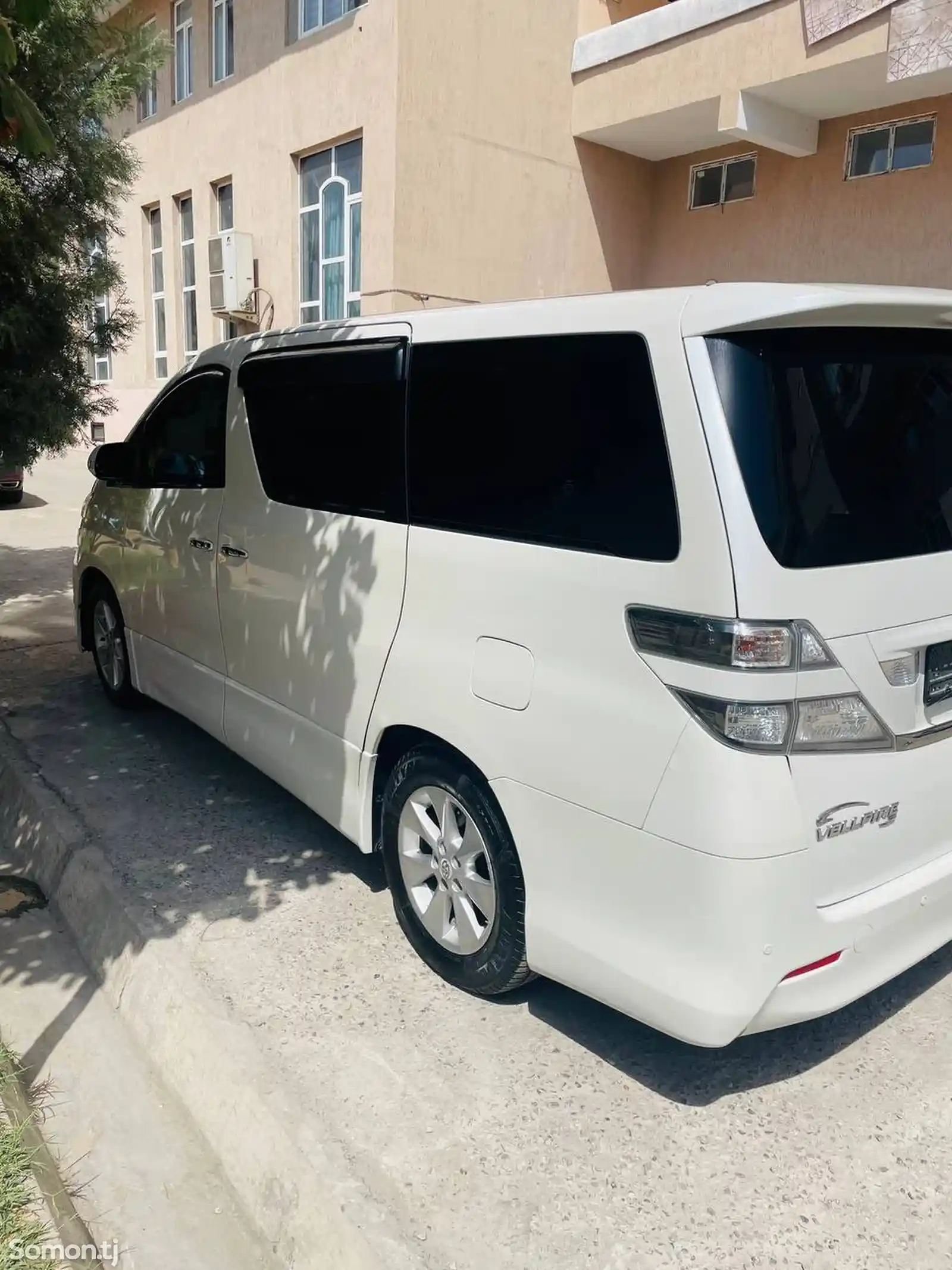 Toyota Vellfire, 2009-3