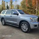 Toyota Sequoia, 2010-7