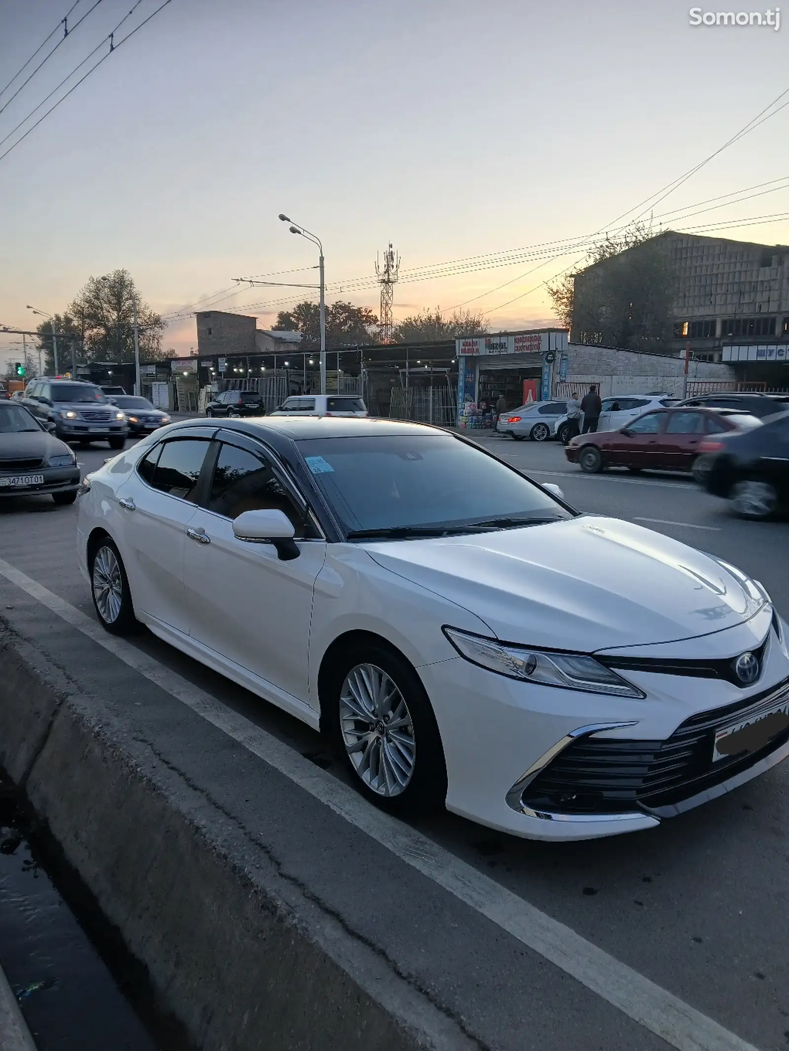 Toyota Camry, 2018-1