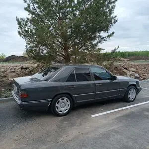 Mercedes-Benz W124, 1995